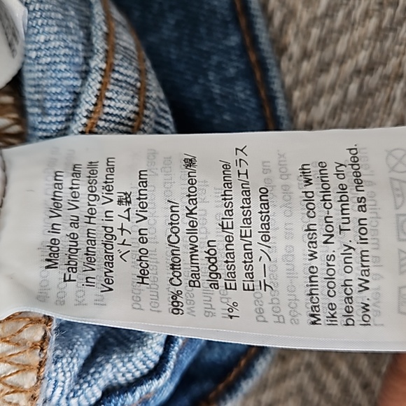 Madewell High-Rise Ripped Denim shorts Size Waist 26 (Small) - Picture 6 of 6